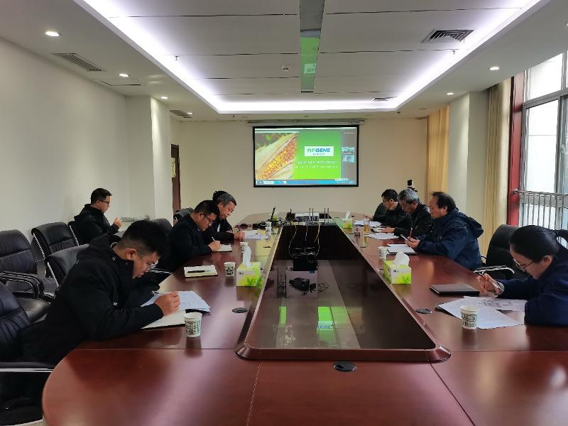 秦瑞-2.jpg 秦瑞-2.jpg