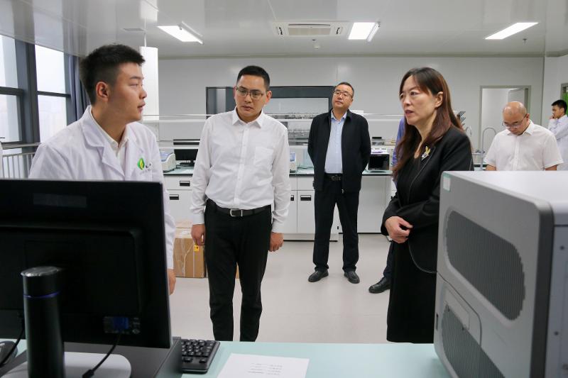 實(shí)驗(yàn)室-1.jpg 實(shí)驗(yàn)室-1.jpg